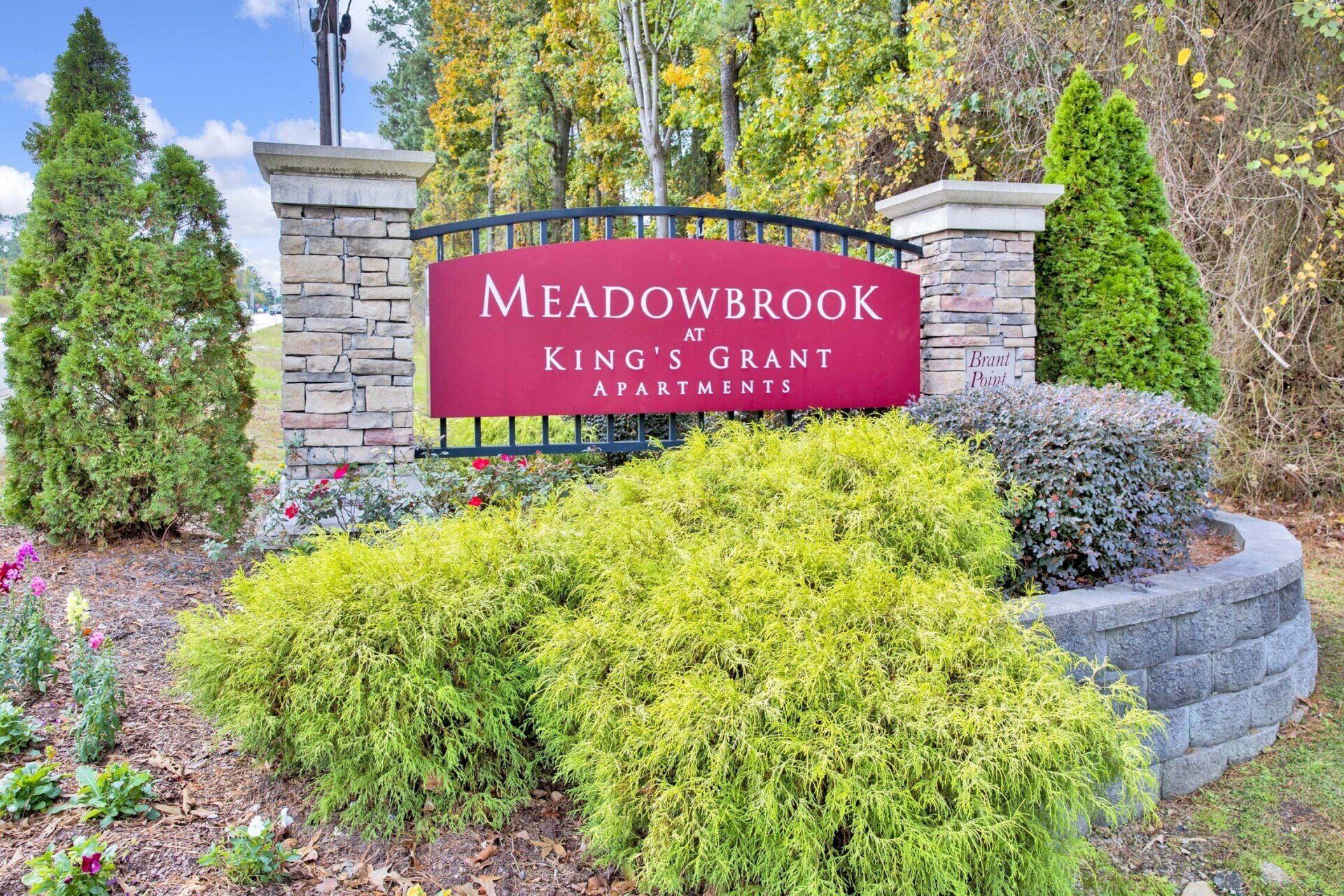 Home Meadowbrook Apartments Fayetteville, NC