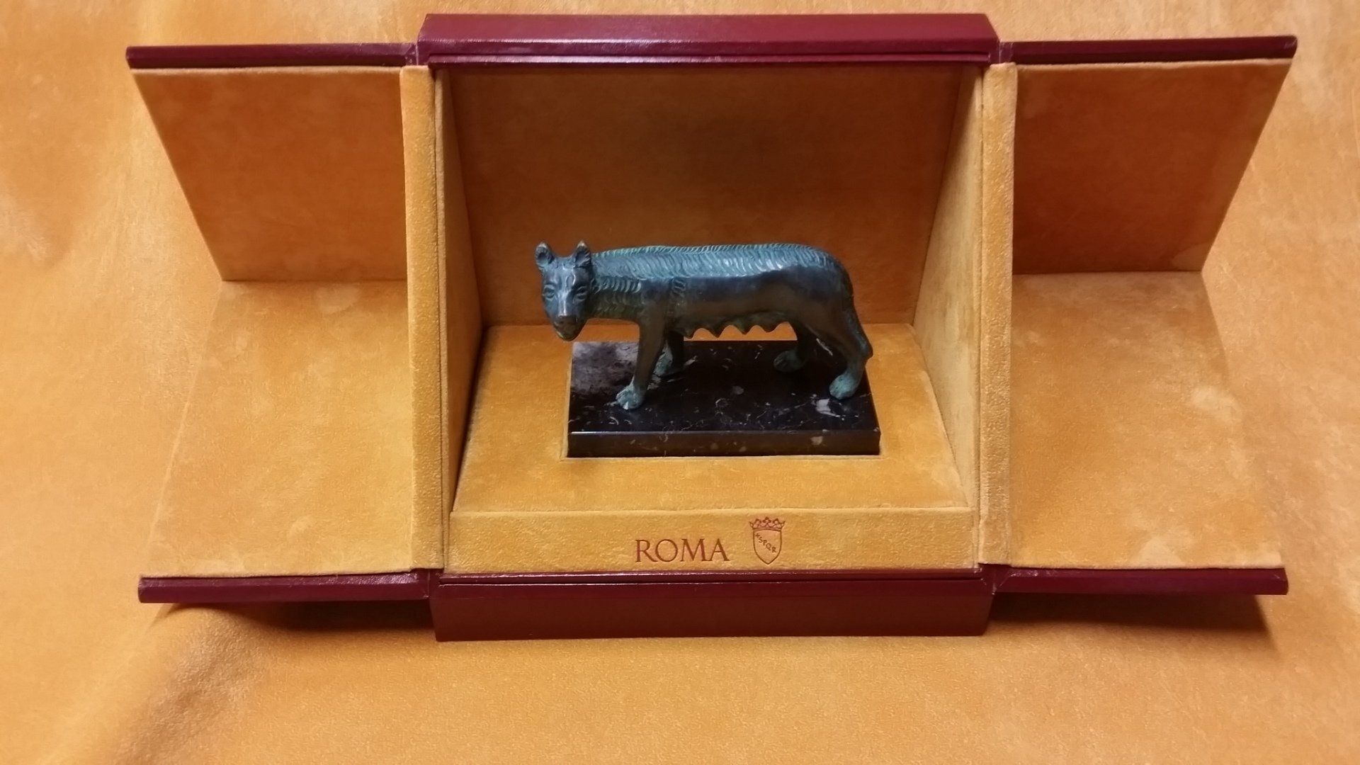astuccio per un soprammobile a forma di Lupa capitolina