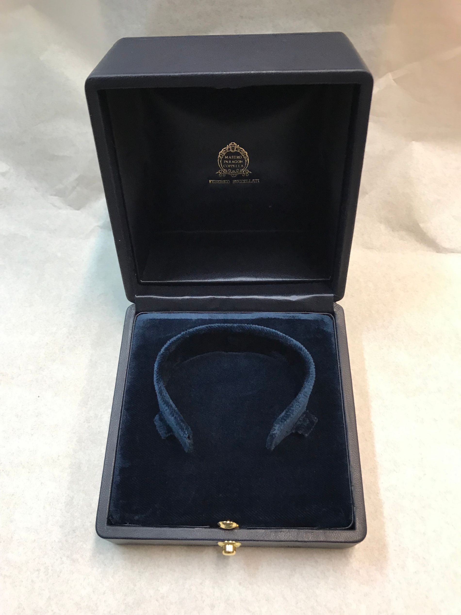 astuccio di lusso per gioielli con interno in raso