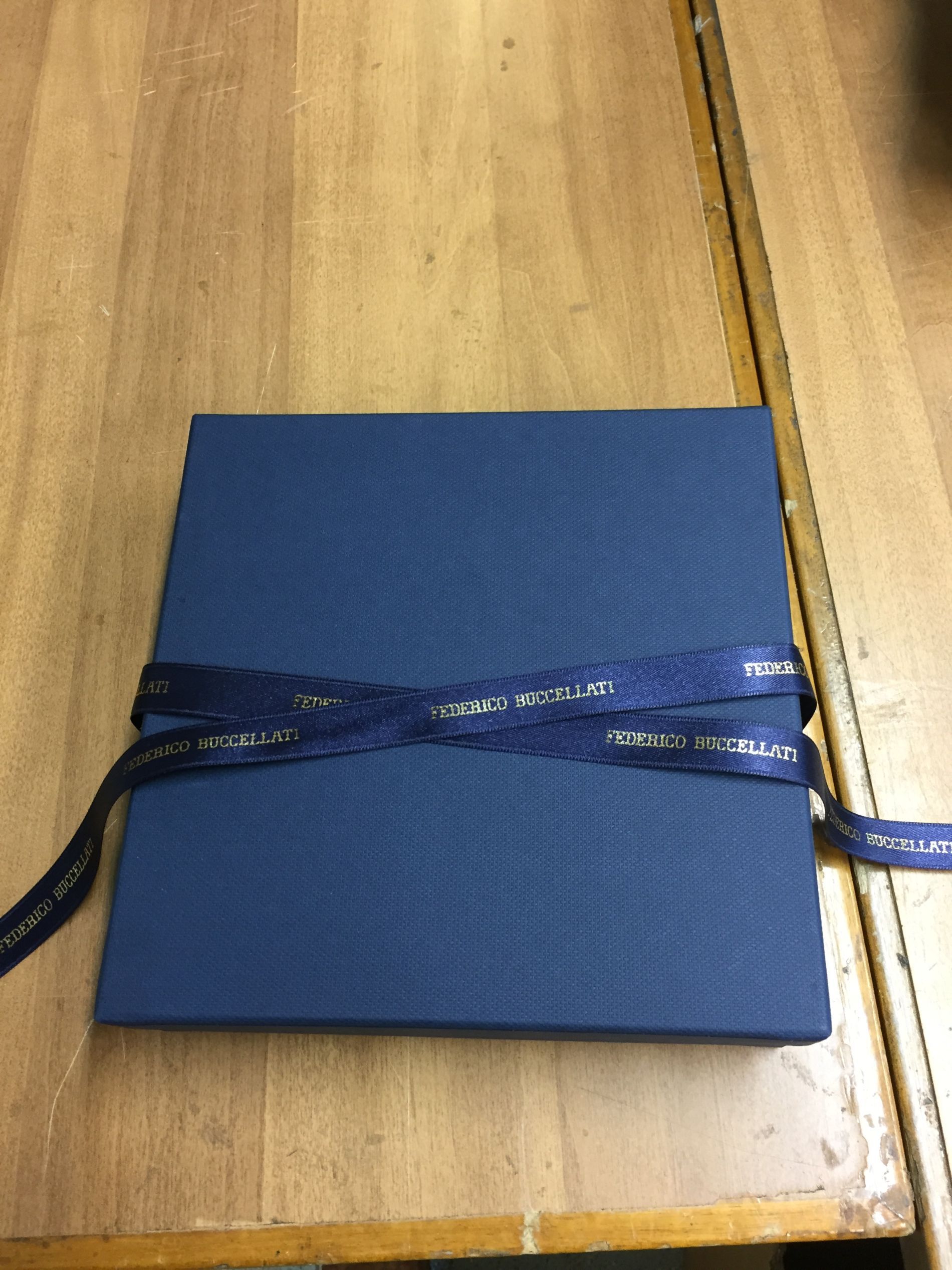 scatola per gioielli blu