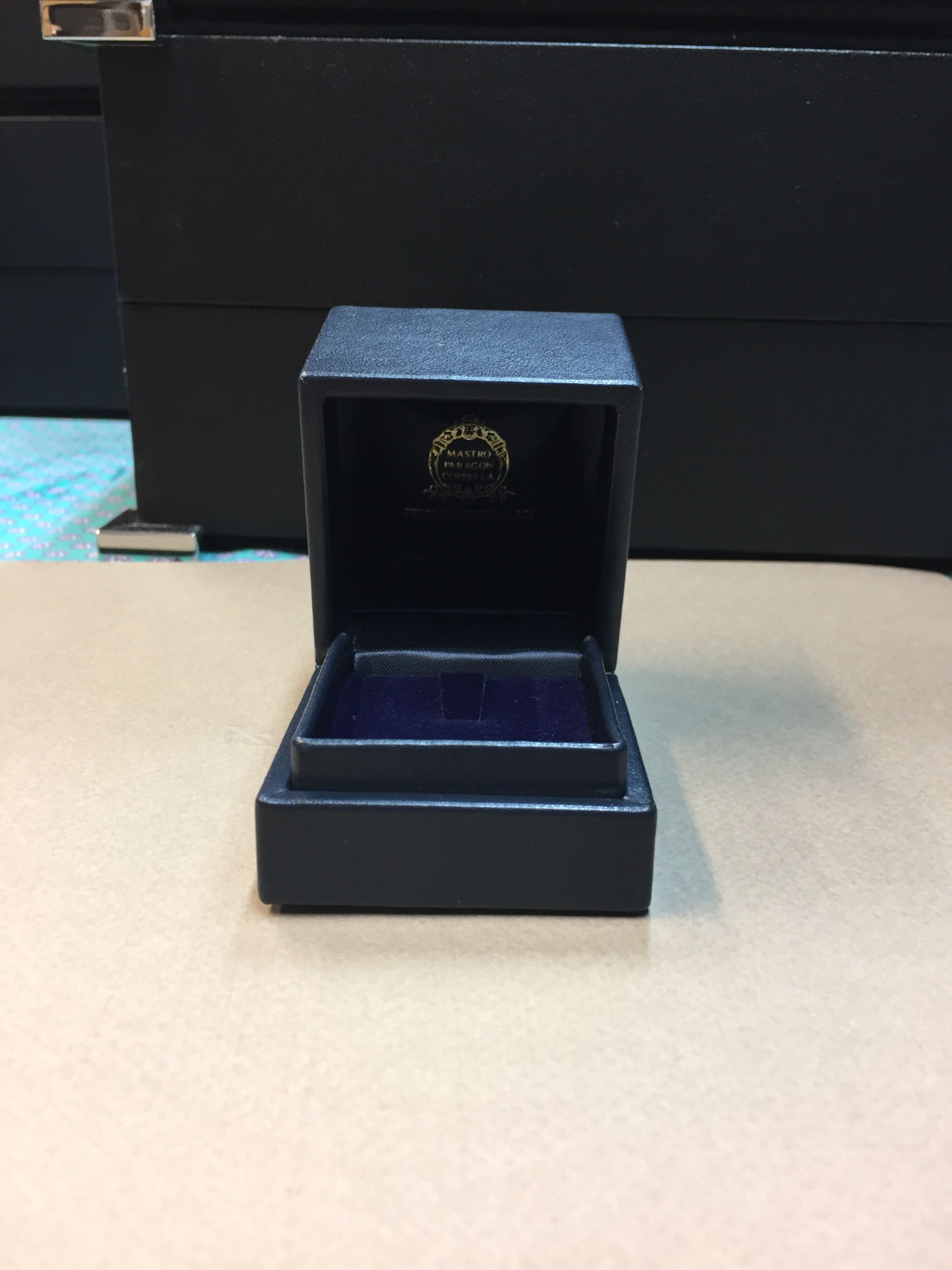 astuccio per anello blu di lusso