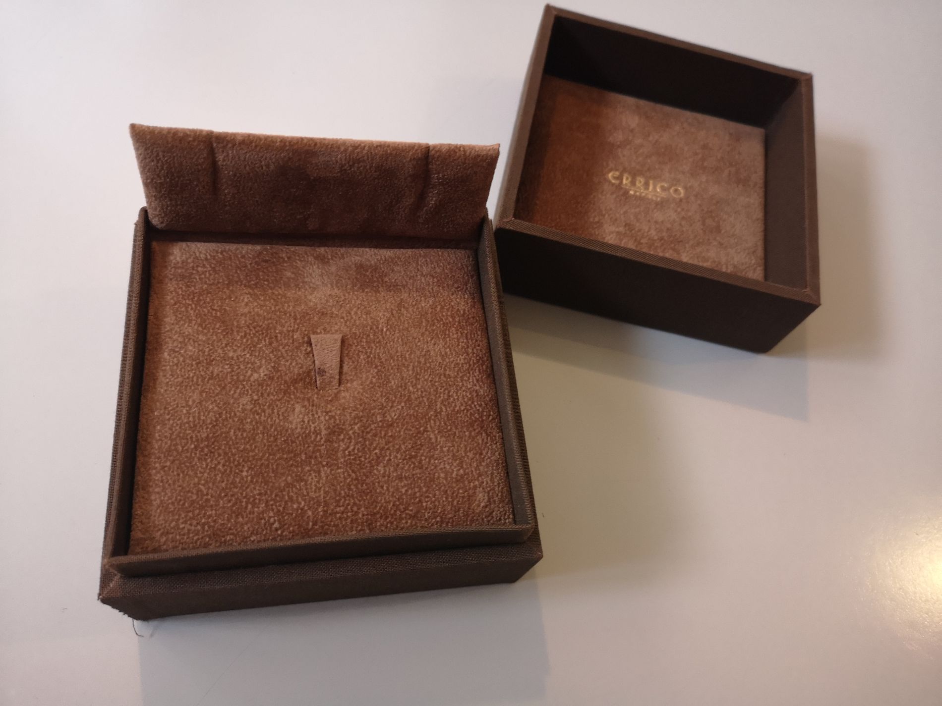 cofanetto marrone artigianale per gioielli