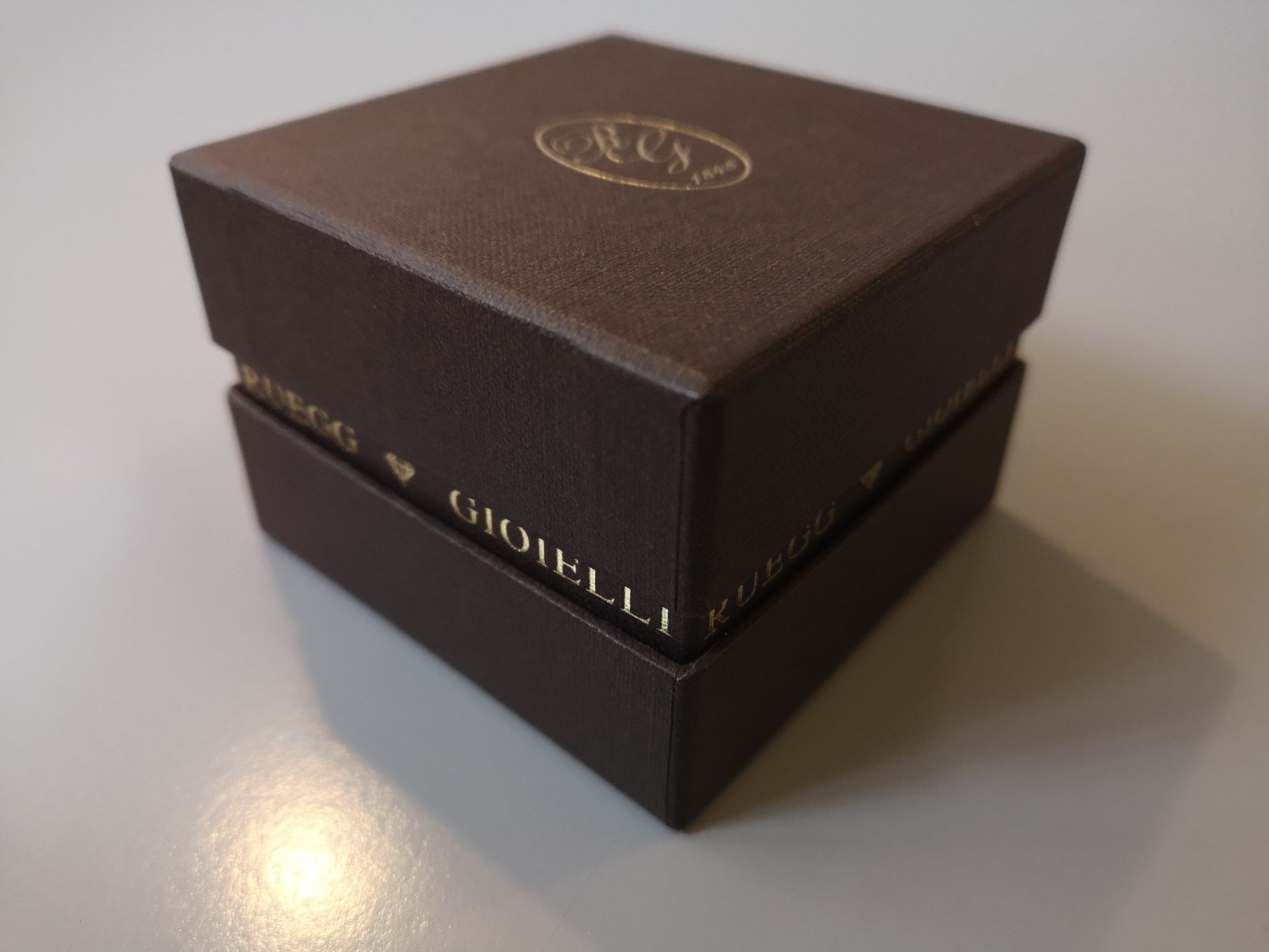 contenitore artigianale per gioielli con logo aziendale