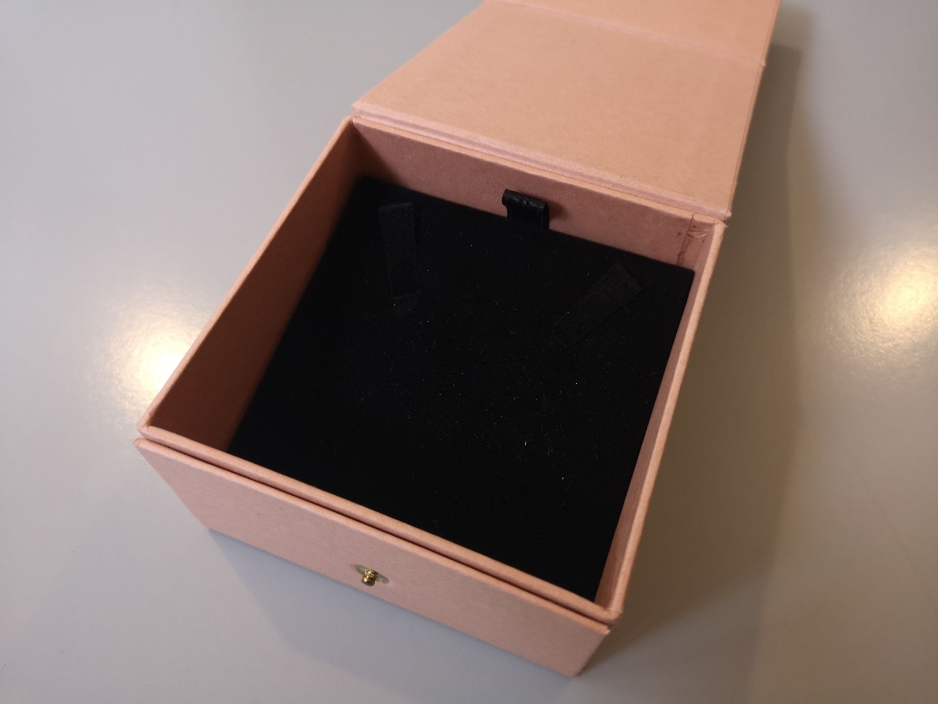 astuccio per gioielli color rosa tenue