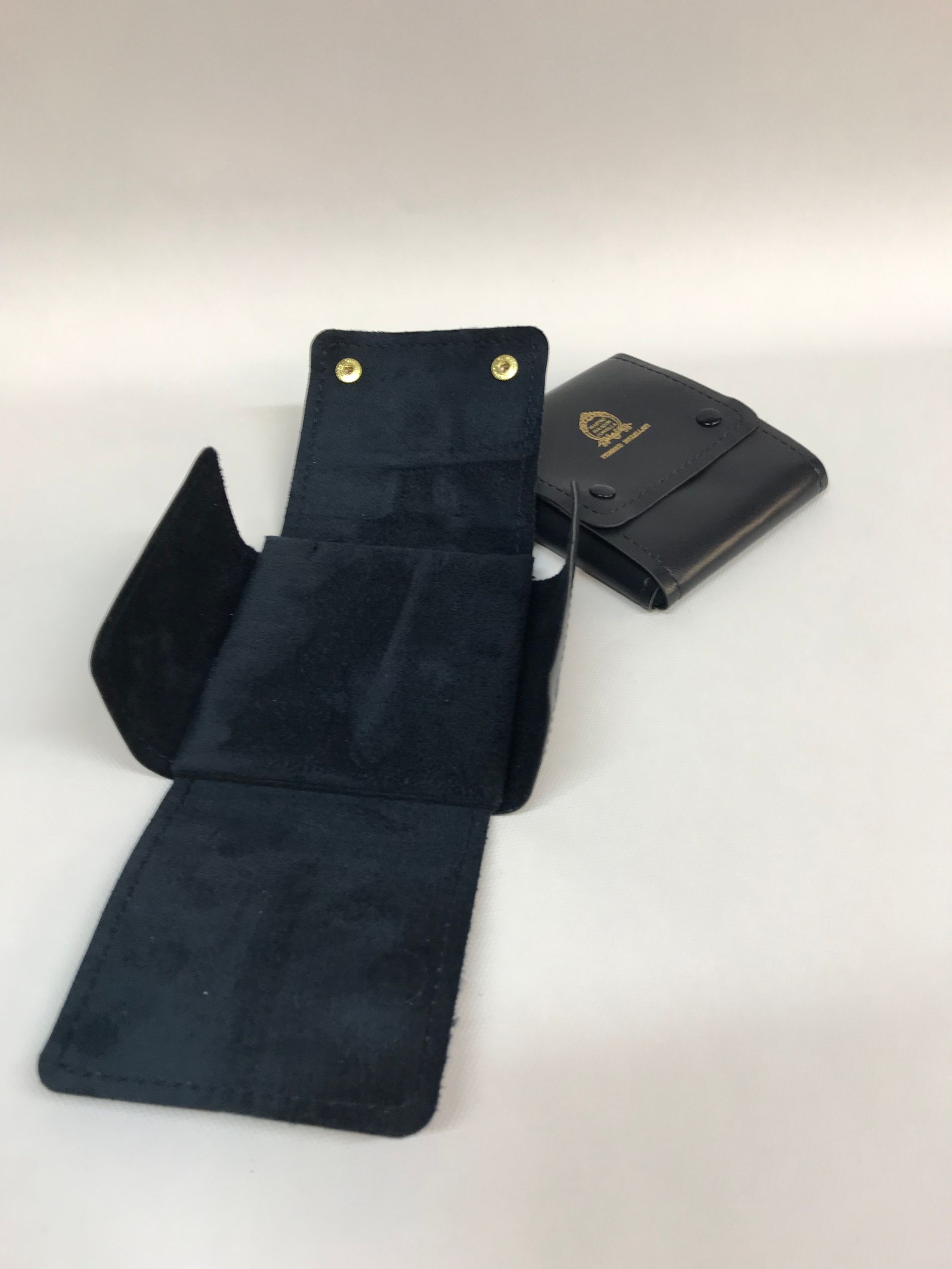 cofanetto per gioielli con interno rivestito in velluto