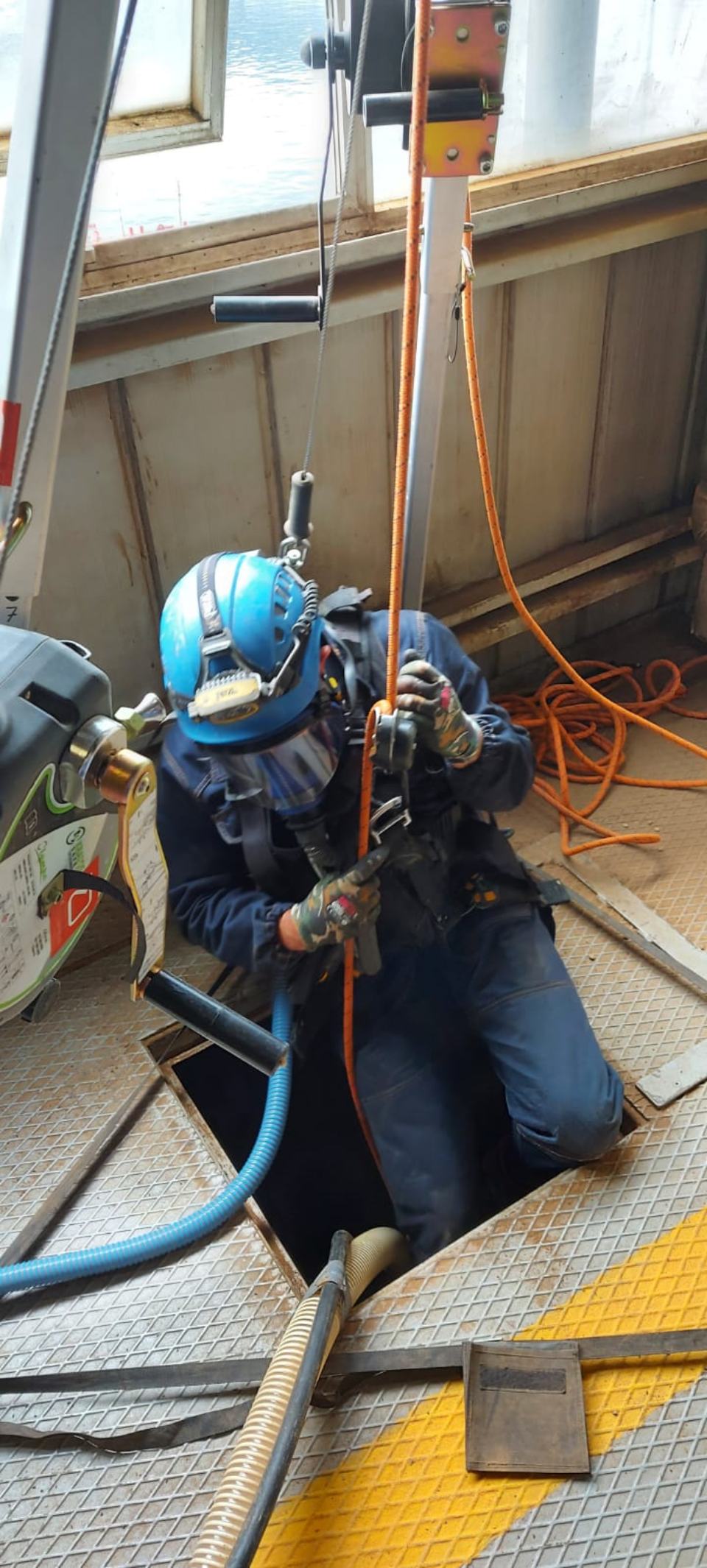 intervento edile con fune