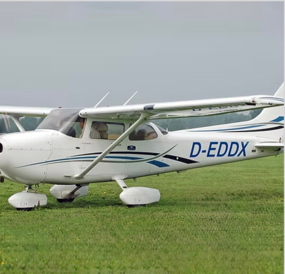 A small plane with the letters d-eddx on the side