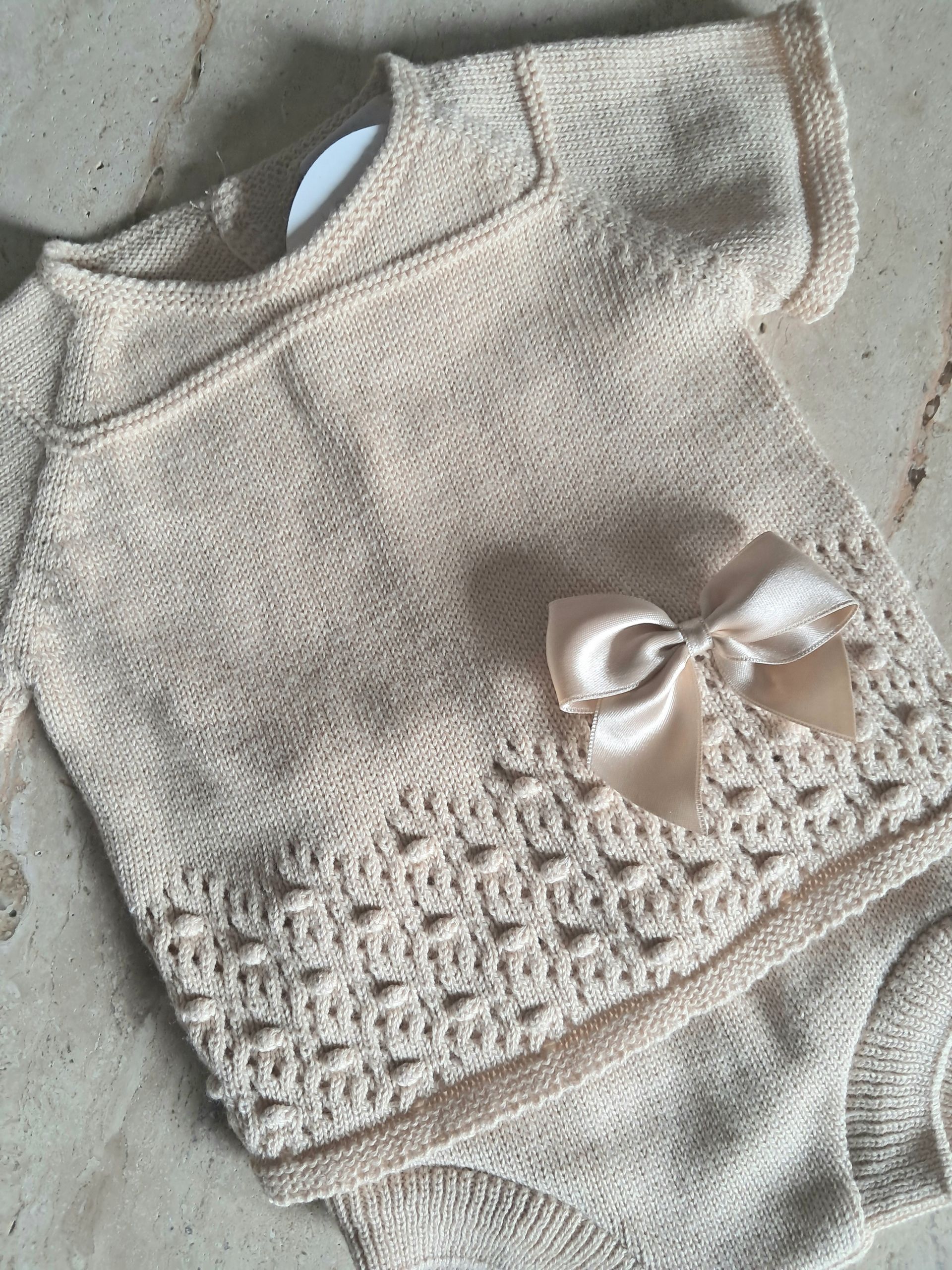 Beige set 2-delig met strik