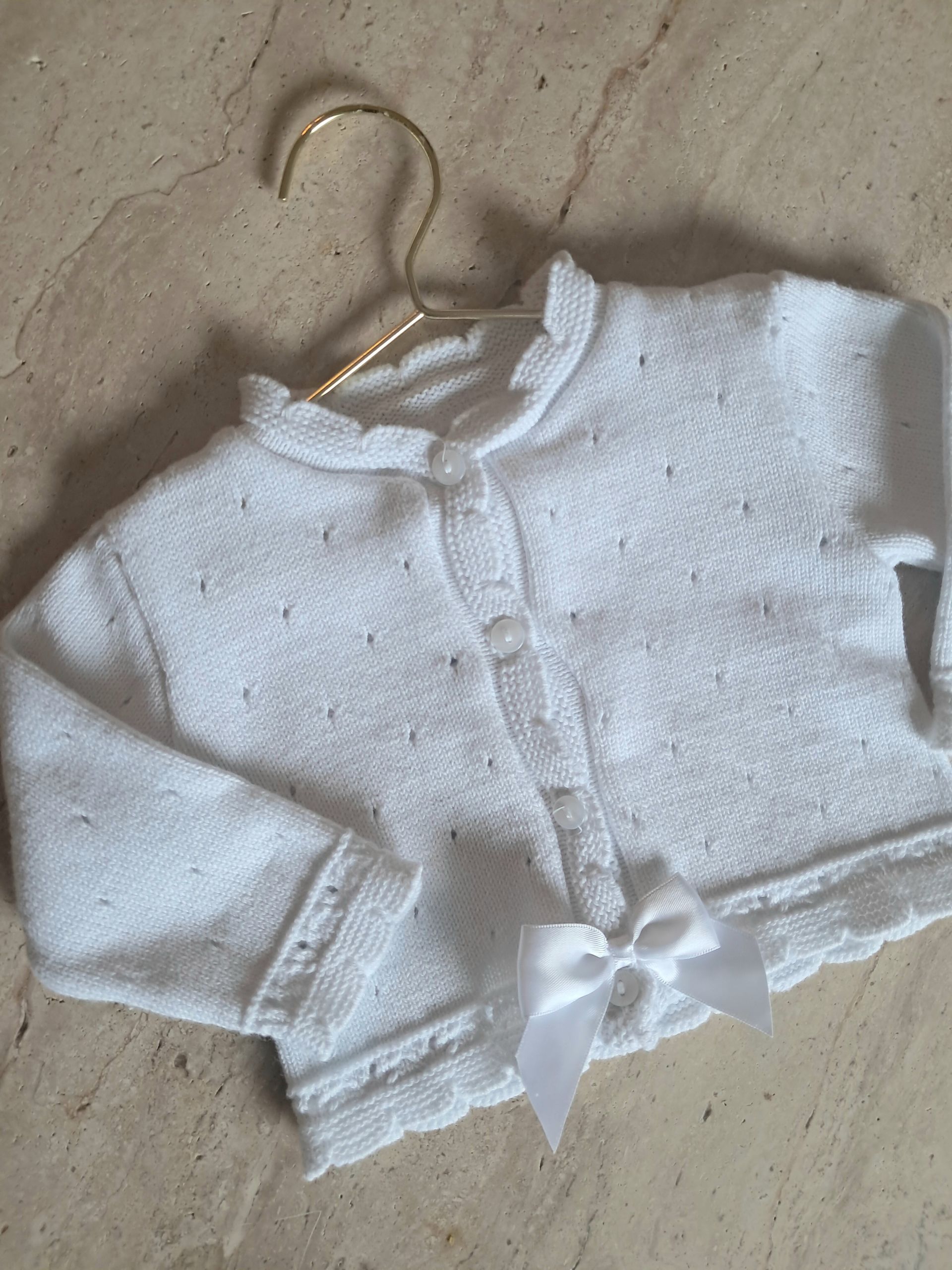 Luxe baby vestje met strik