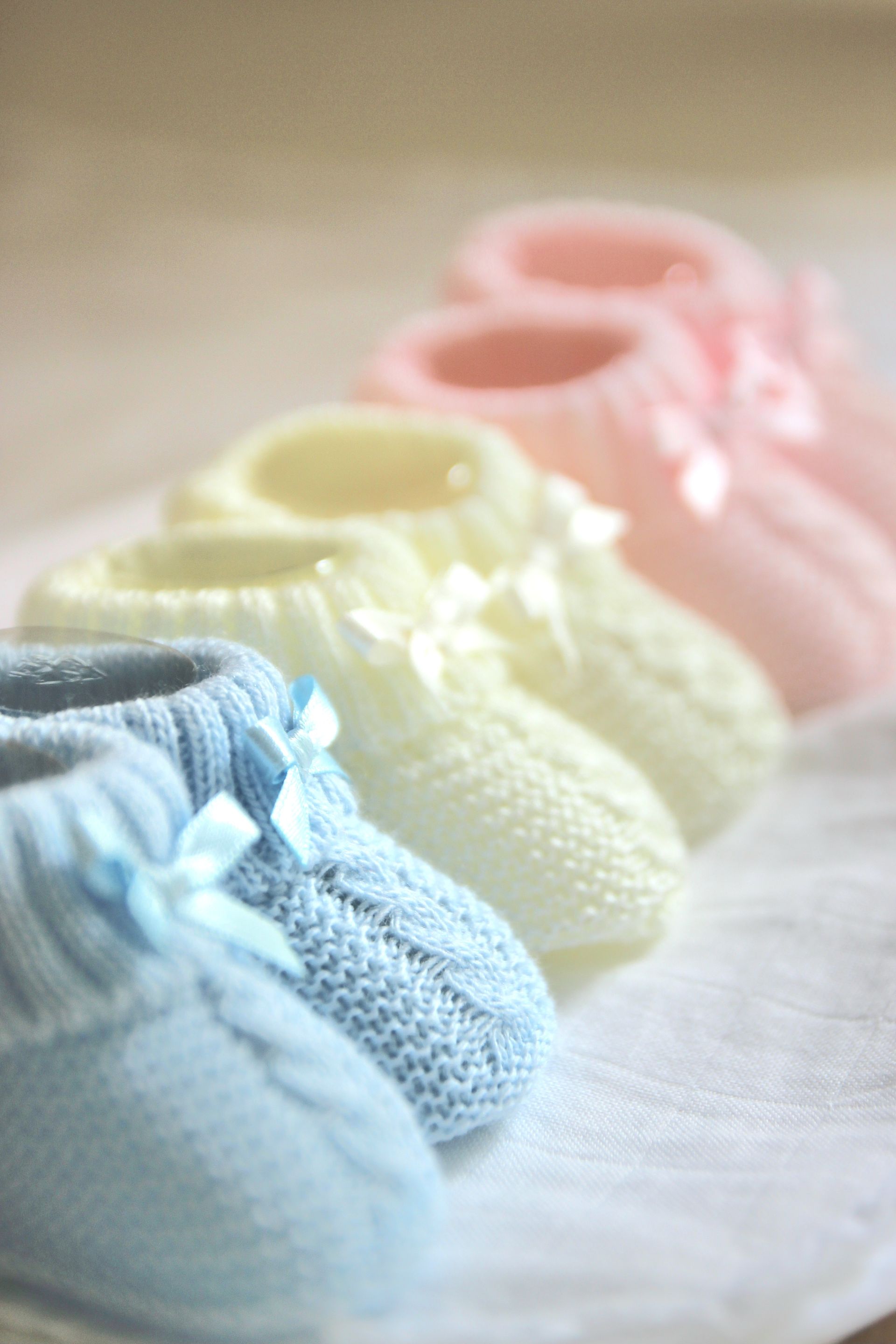 Gebreide Babyslofjes met Strik Creme