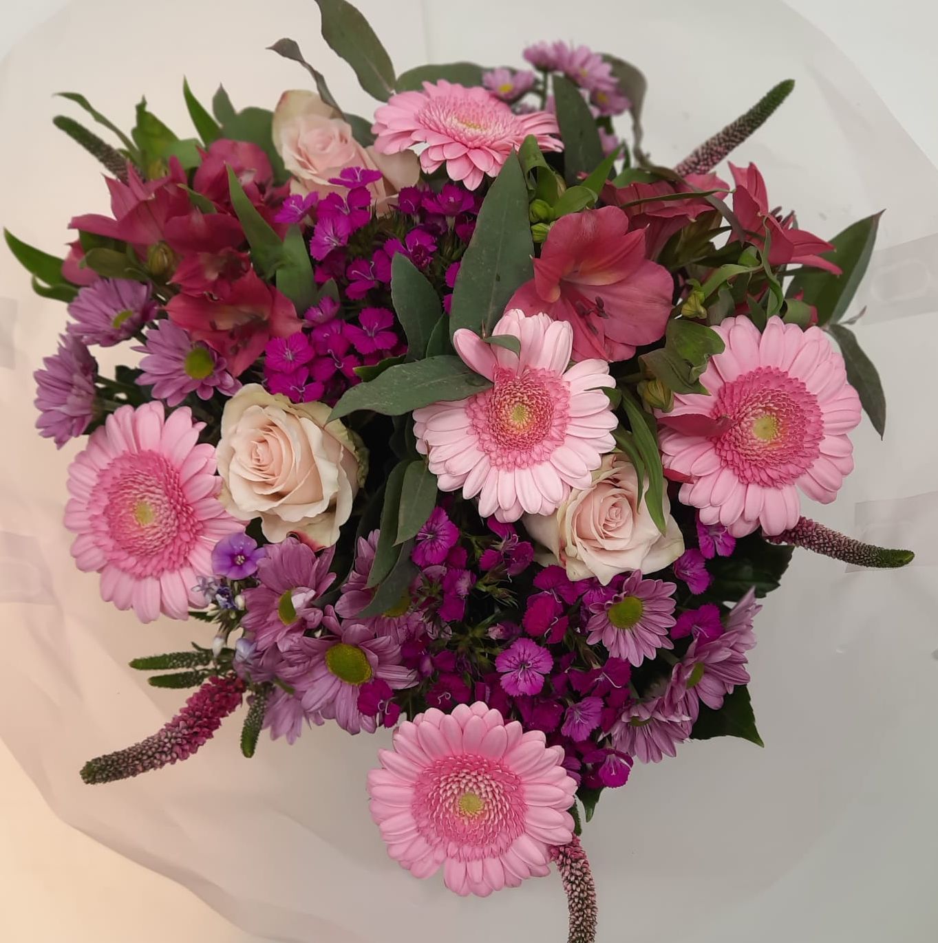 Bloemen voor de lopers van de avondvierdaagse haal je bij Althaea Bloemen en planten in Winkelcentrum Stadsdennen