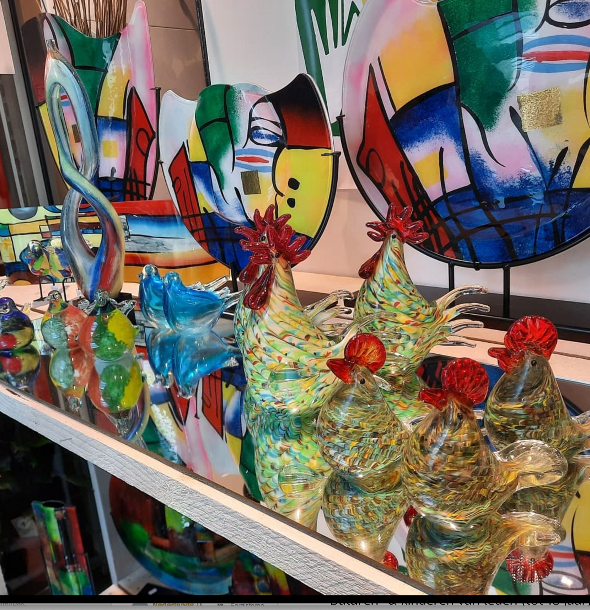 Glazen objecten, vazen en dieren, in verschillende formaten en kleuren