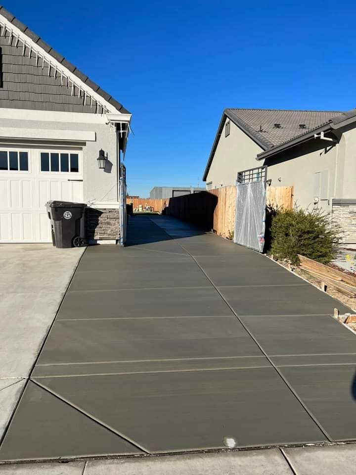 concrete driveway and side walkway installation in Schertz TX