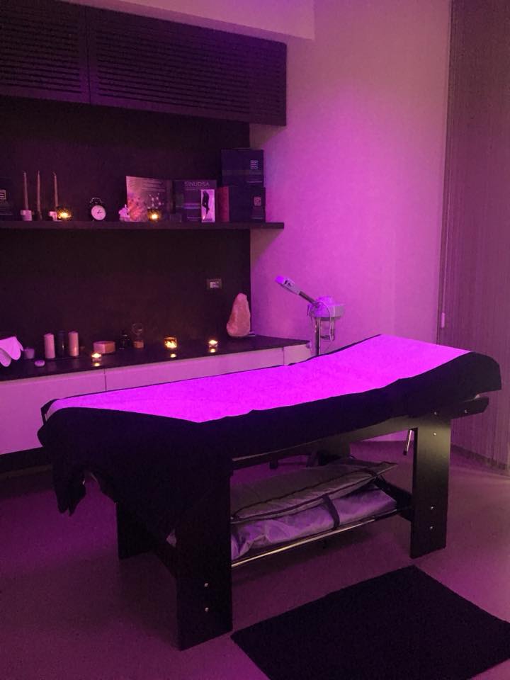 Lettino per trattamenti di bellezza