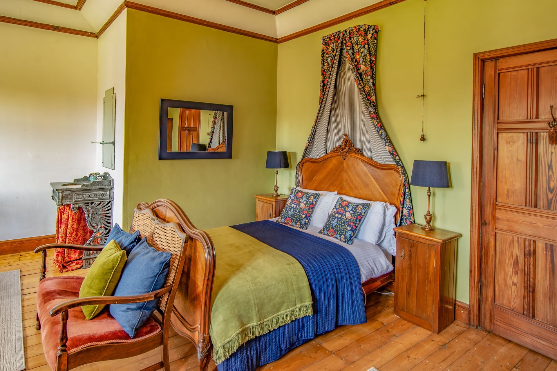 Rowden Abbey Chapman Room