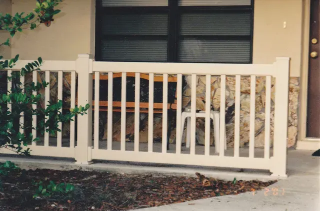 Vinyl railing — Brooksville, FL — AARO Fence Inc.