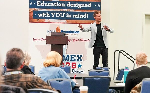 Juan Bendana speaking at CAMEX25