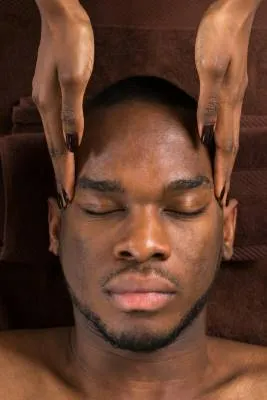 Man getting ha head massage