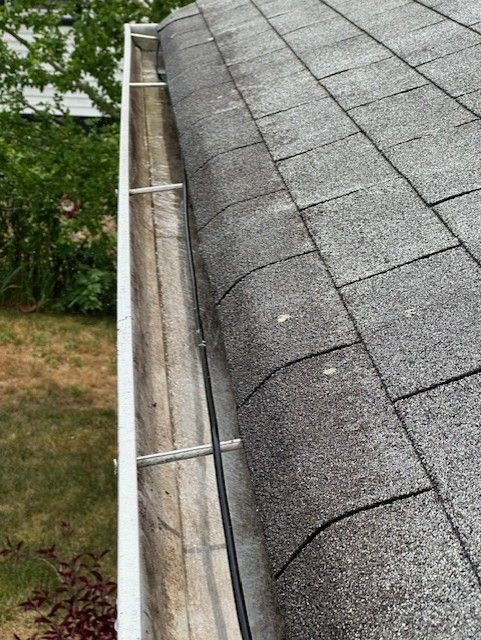 Clean Gutter — Freehold Township, NJ — Al’s Exterior Cleaning