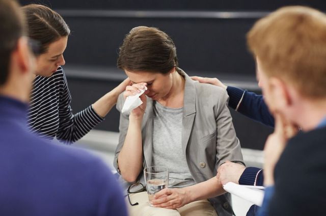 Pagbibigay ng Suporta at Pagpapahayag ng Damdamin sa Funeral Services