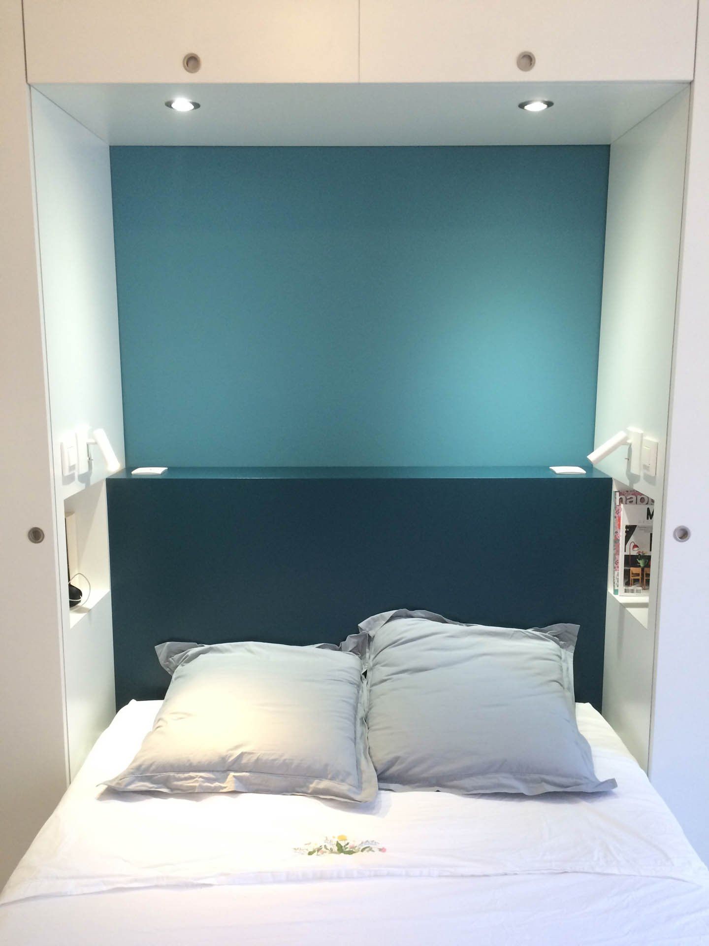 Agencement sur mesure pour une chambre