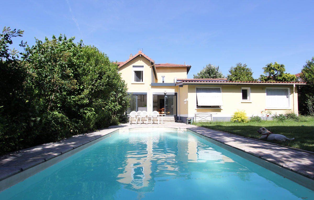 Rénovation d'une maison avec piscine
