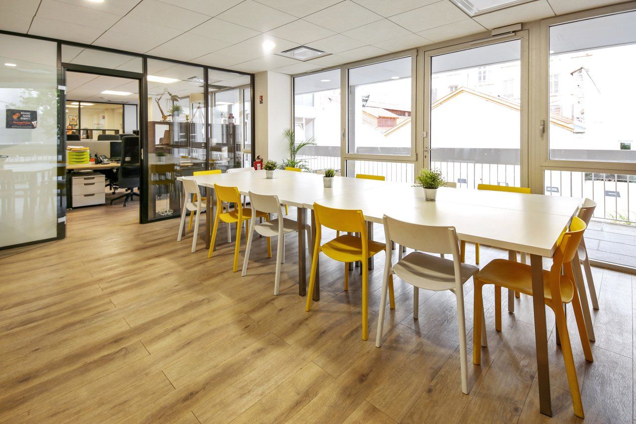 Salle de réunion agencée