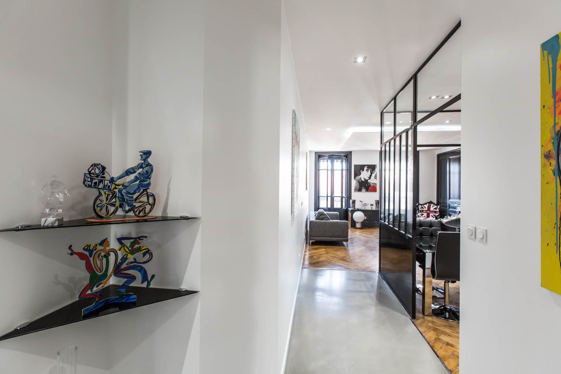 Rangements sur mesure dans le couloir