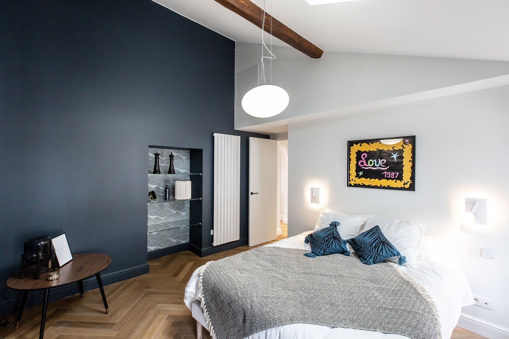 Chambre avec éclairage sur mesure