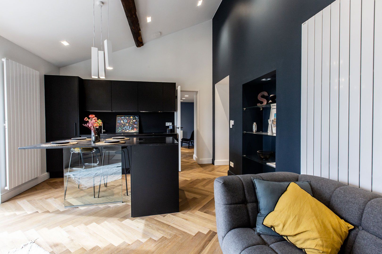 Cuisine conçue avec rangements sur mesure