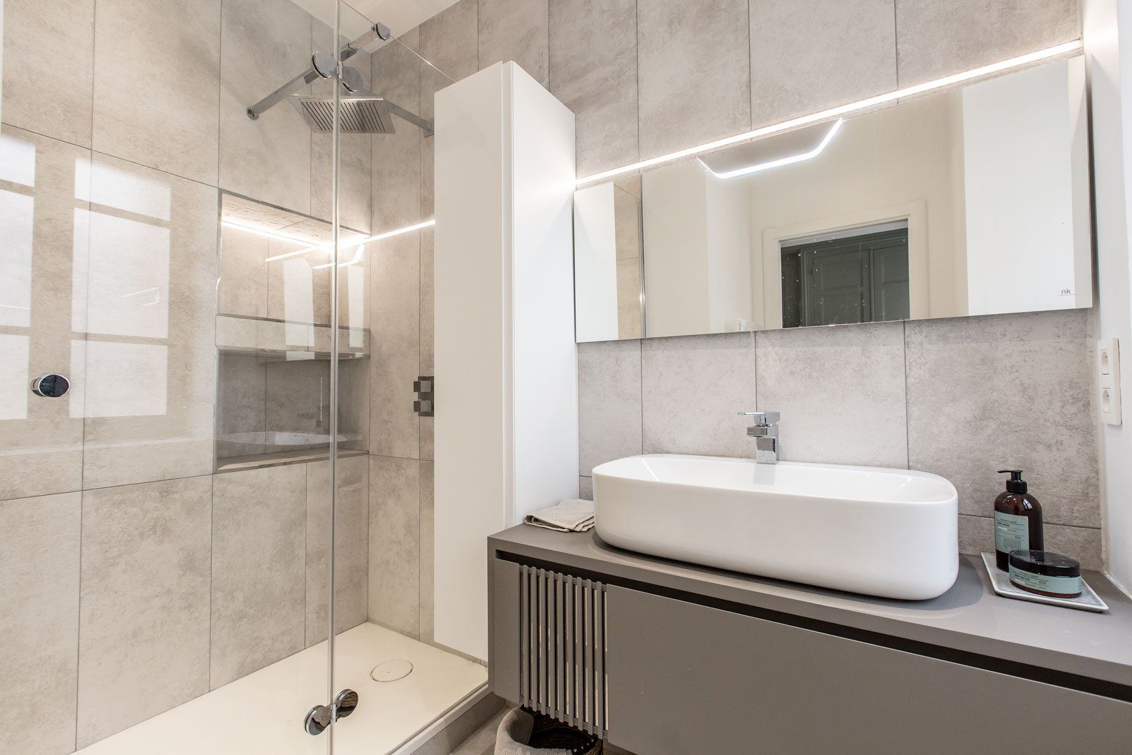 Salle de bain moderne après travaux