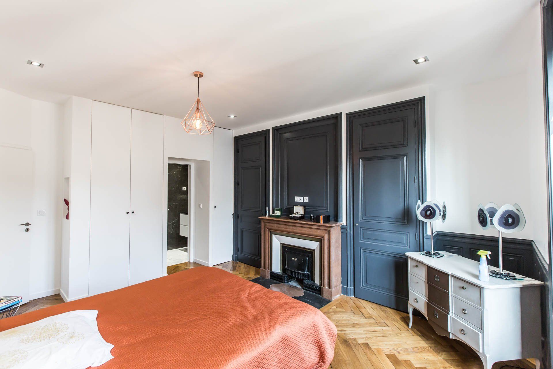 Chambre avec rénovation moderne