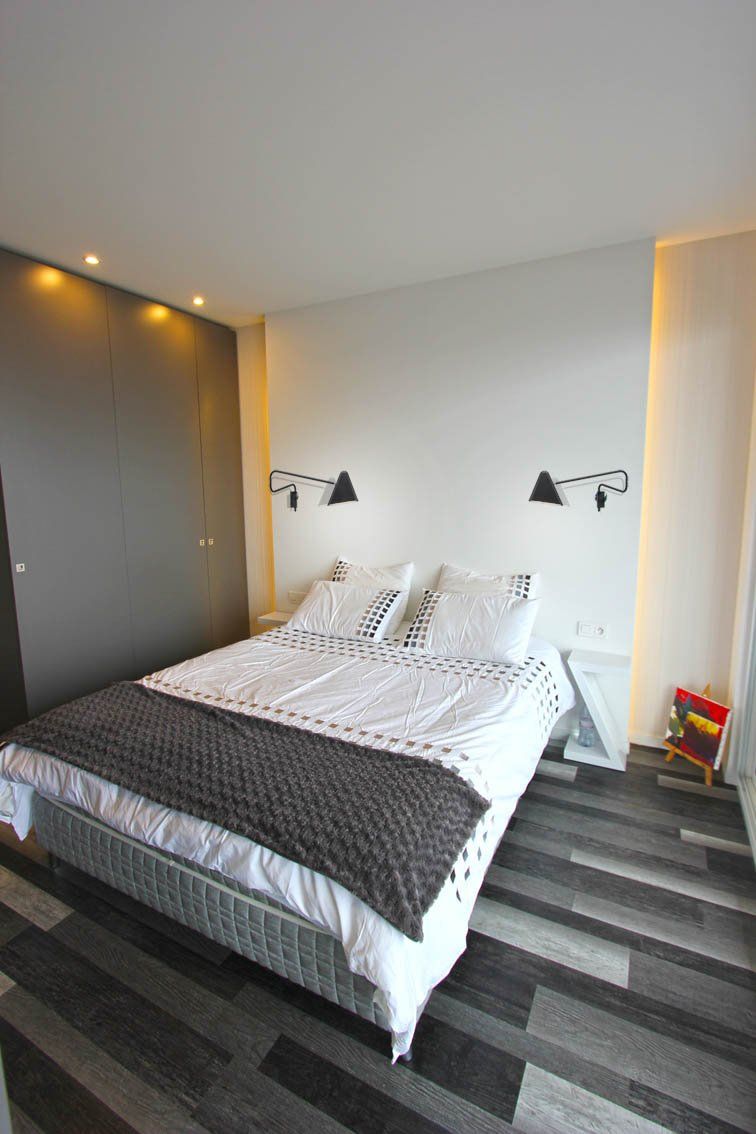 Chambre parentale avec rangements sur mesure