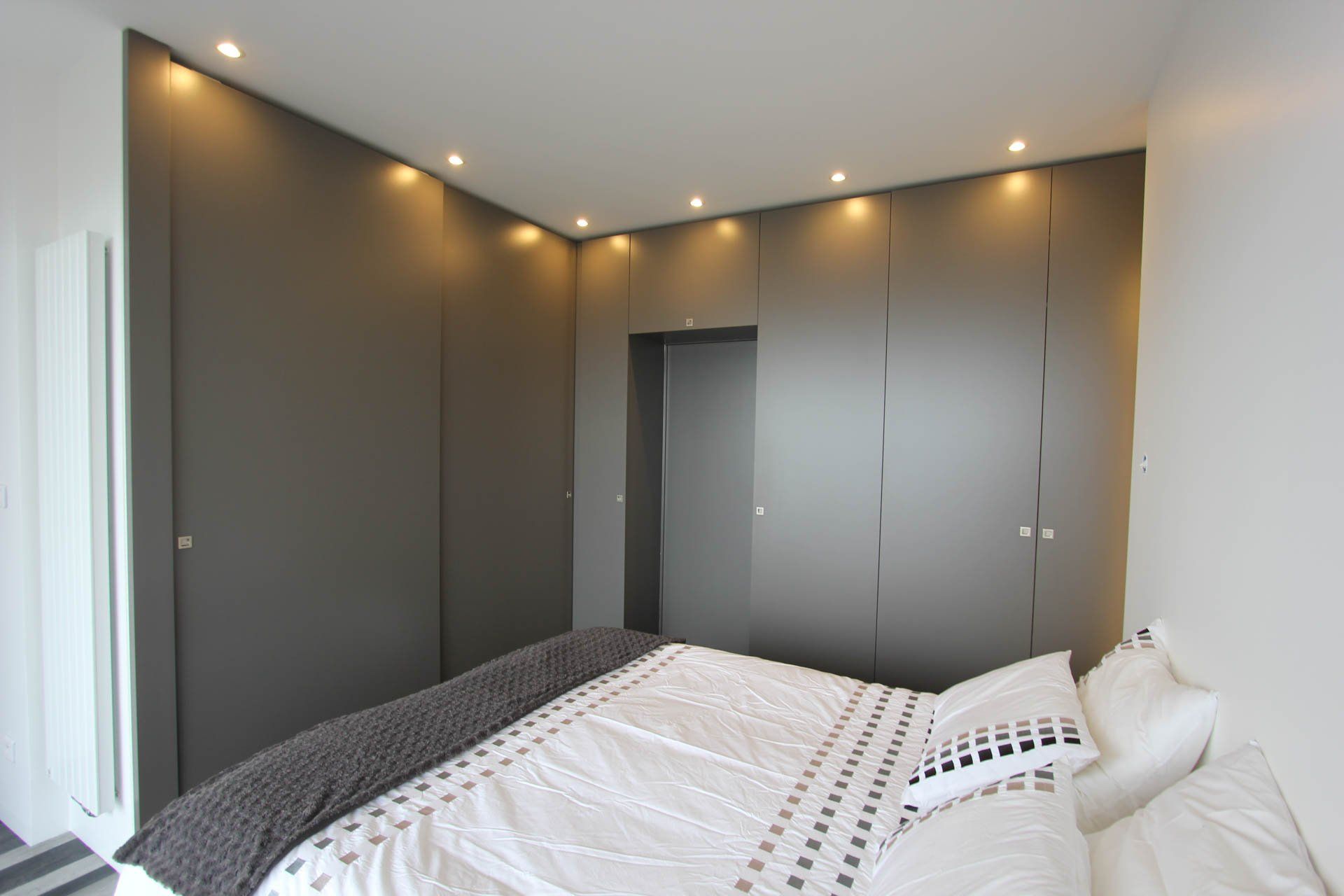 Création d'un dressing sur mesure pour la chambre parentale