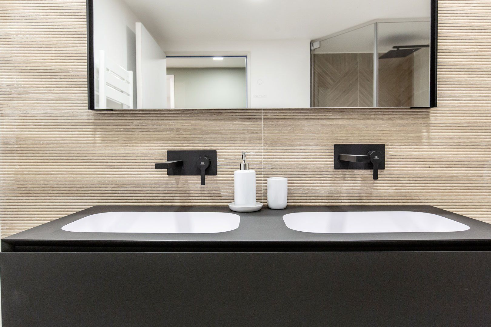 Conception du mobilier de salle de bain sur mesure