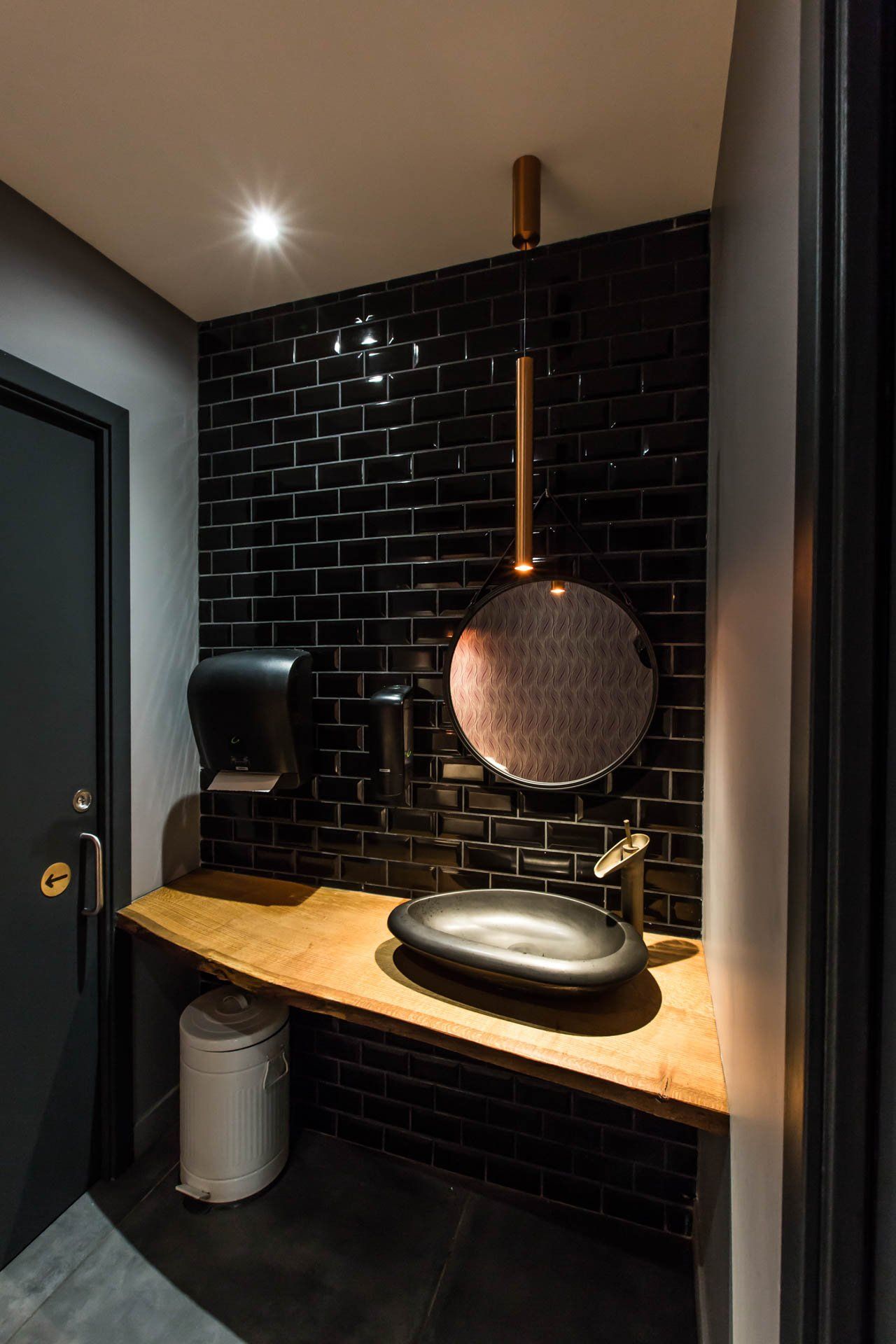 Toilettes du restaurant rénovées