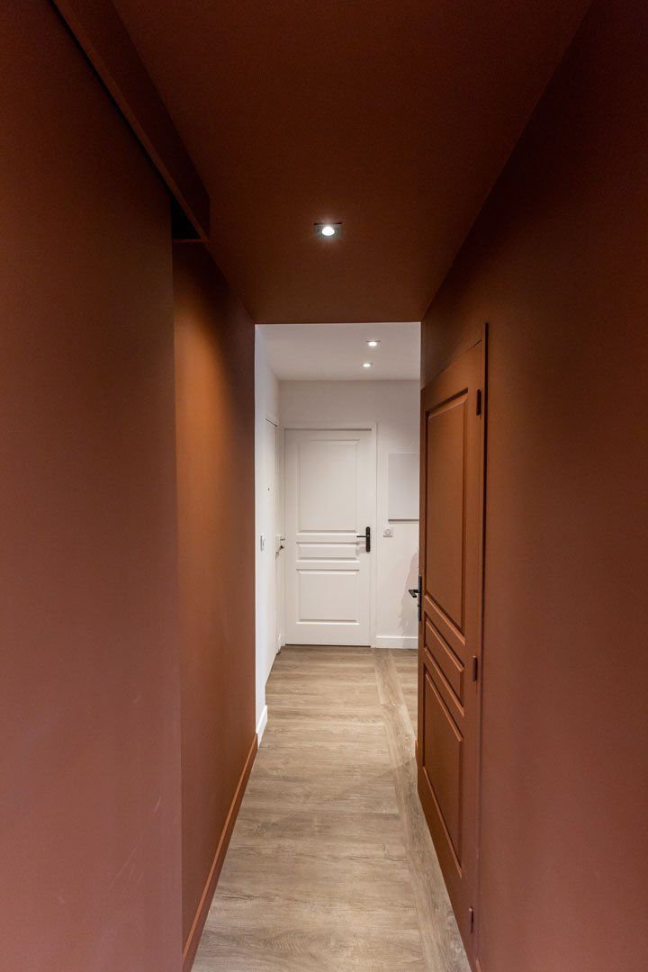 Couloir après travaux de peinture