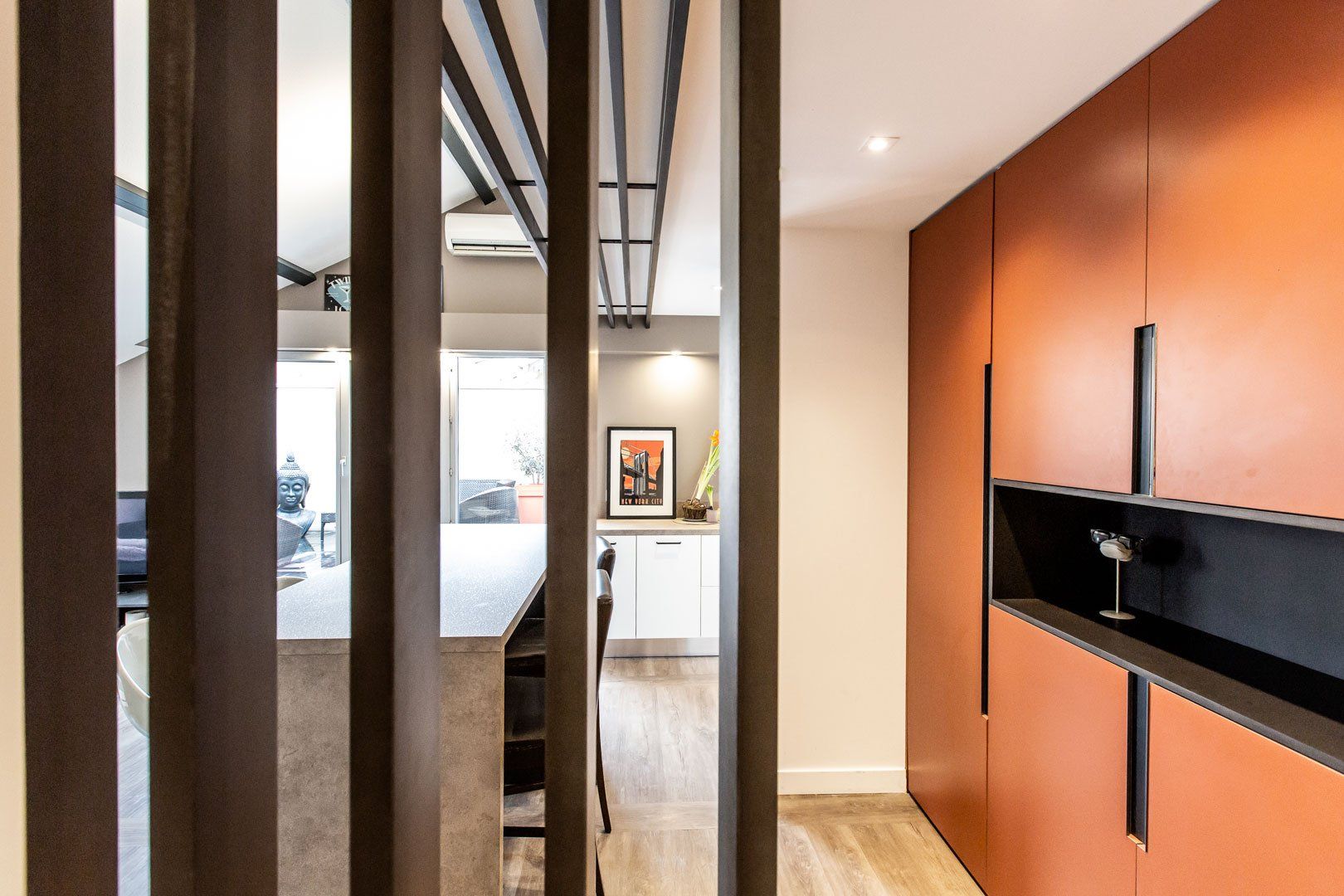 Création d'un claustra pour délimiter l'entrée et le salon