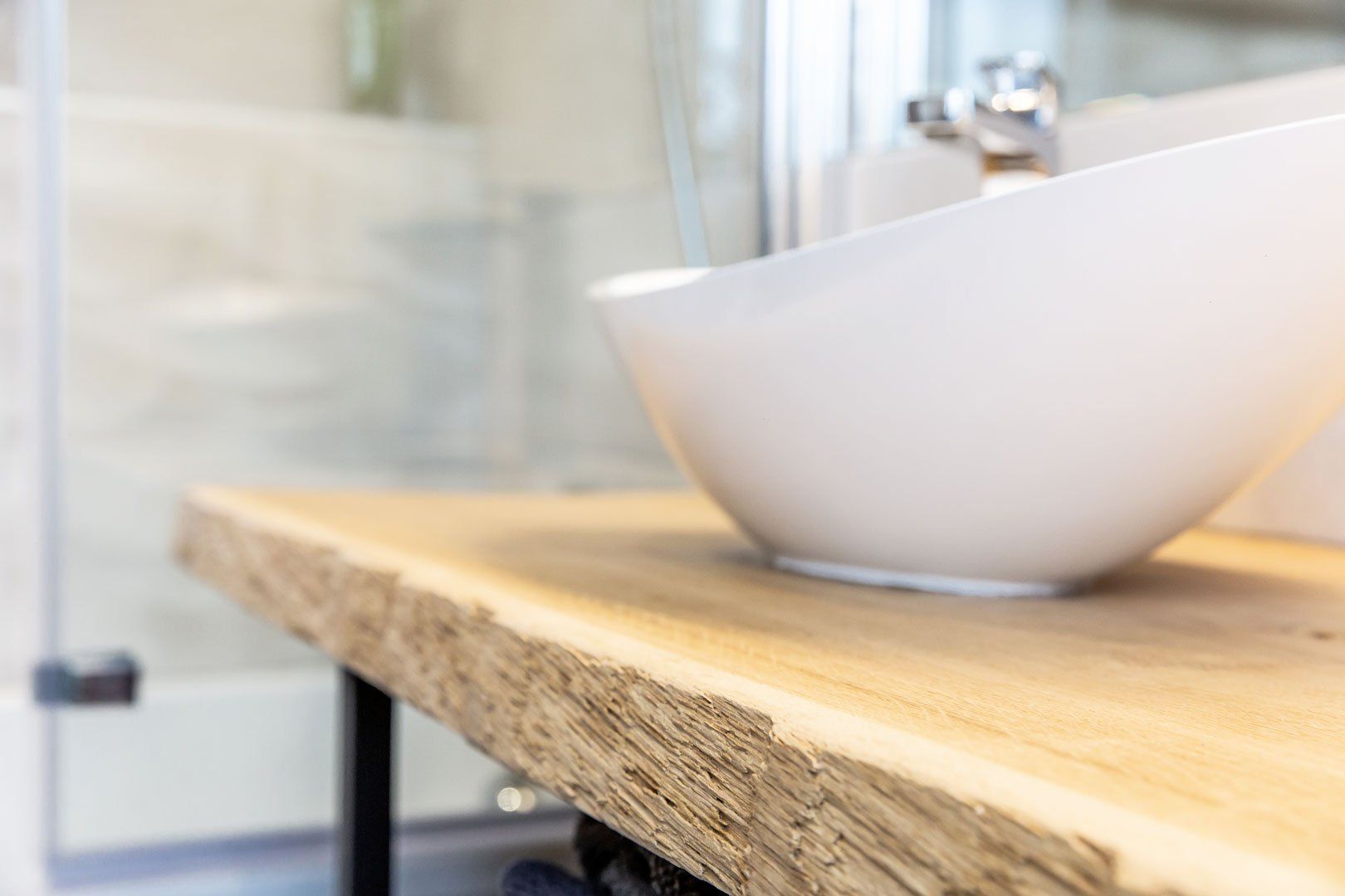 Détail sur la vasque de salle de bain