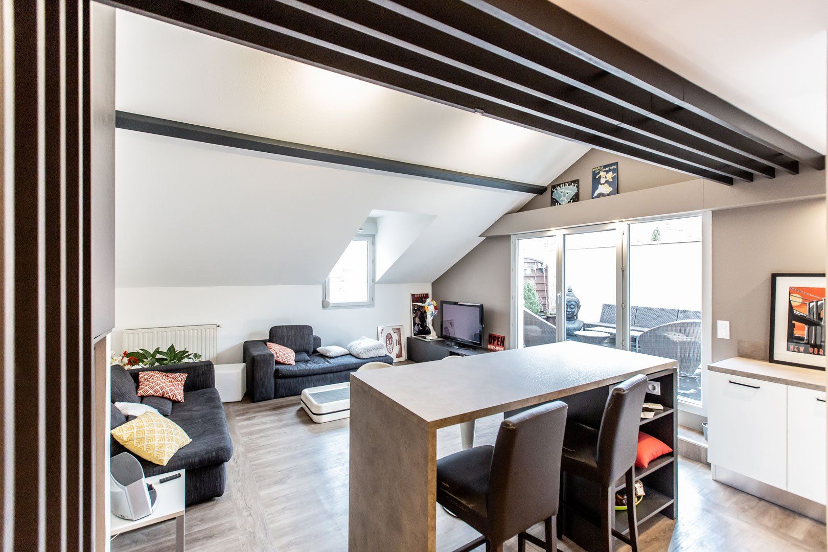 Espace à vivre après travaux par les artisans