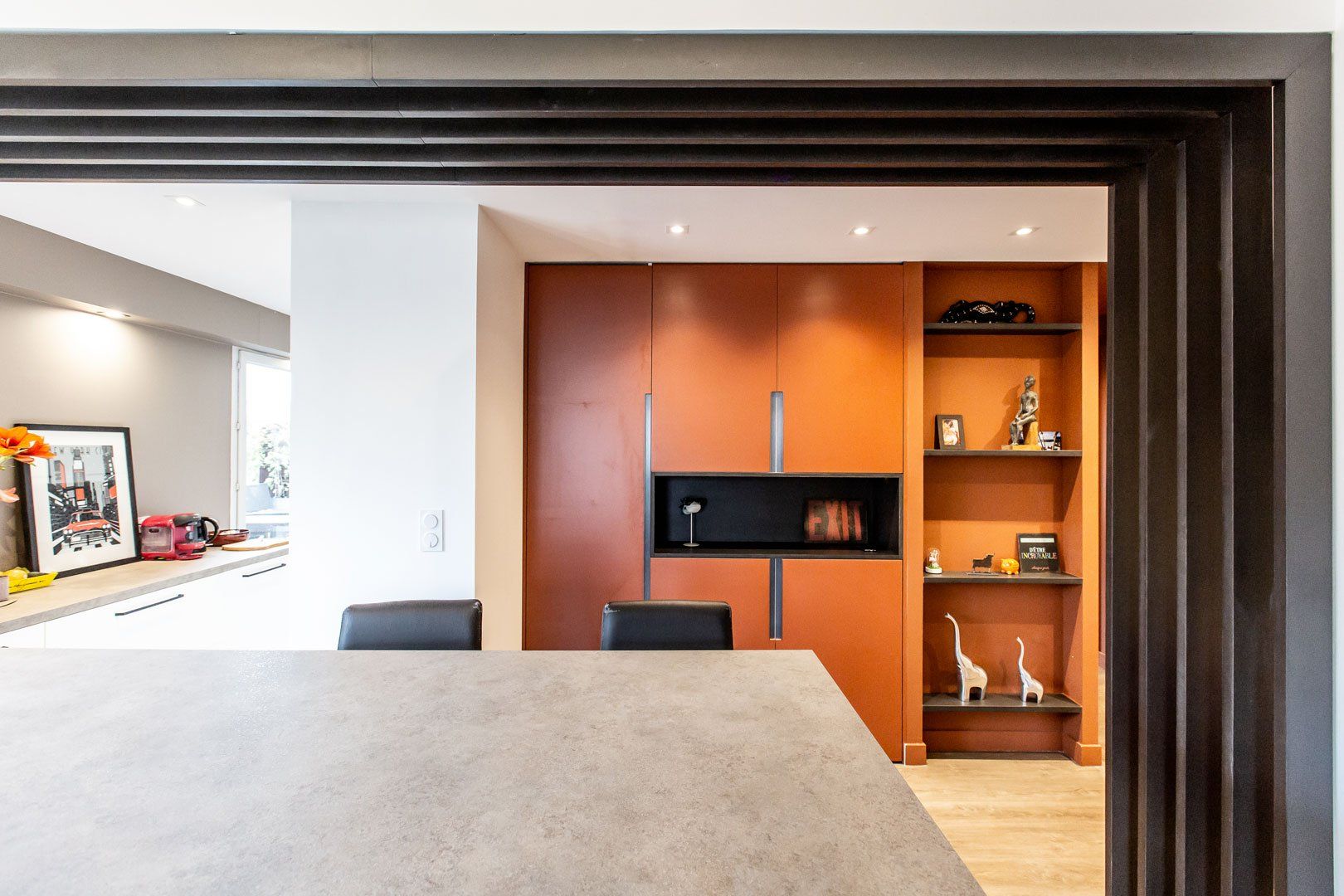 Ilot central et placards sur mesure