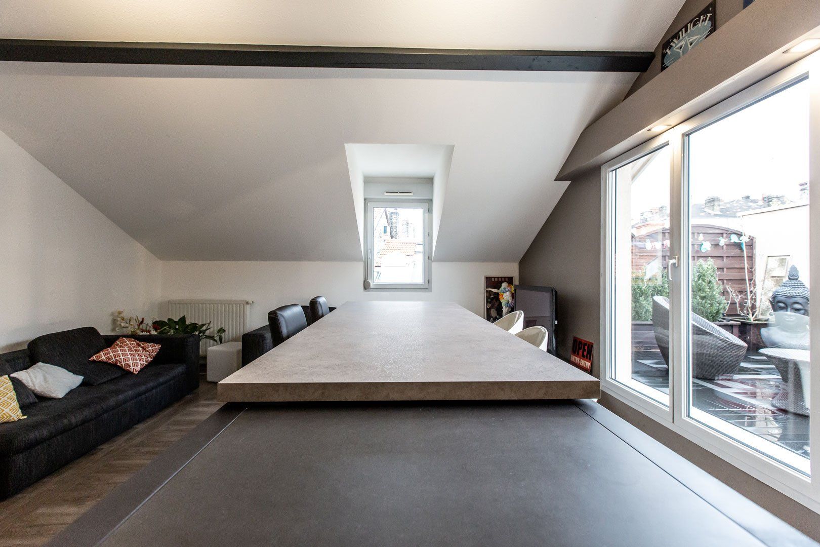 Création d'une table sur mesure dans le salon