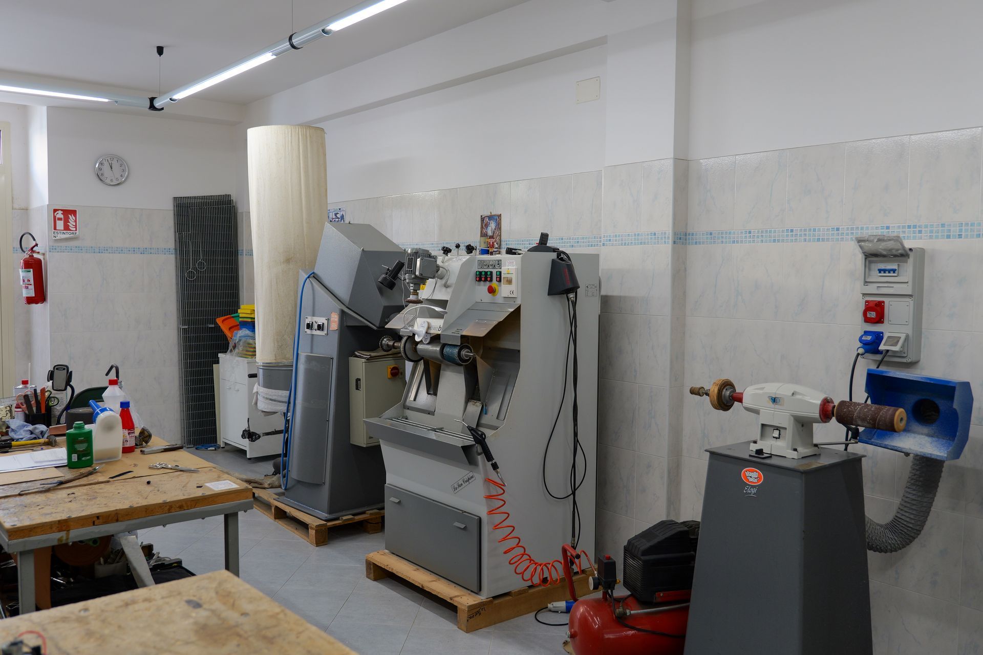 interno del laboratorio ortopedico