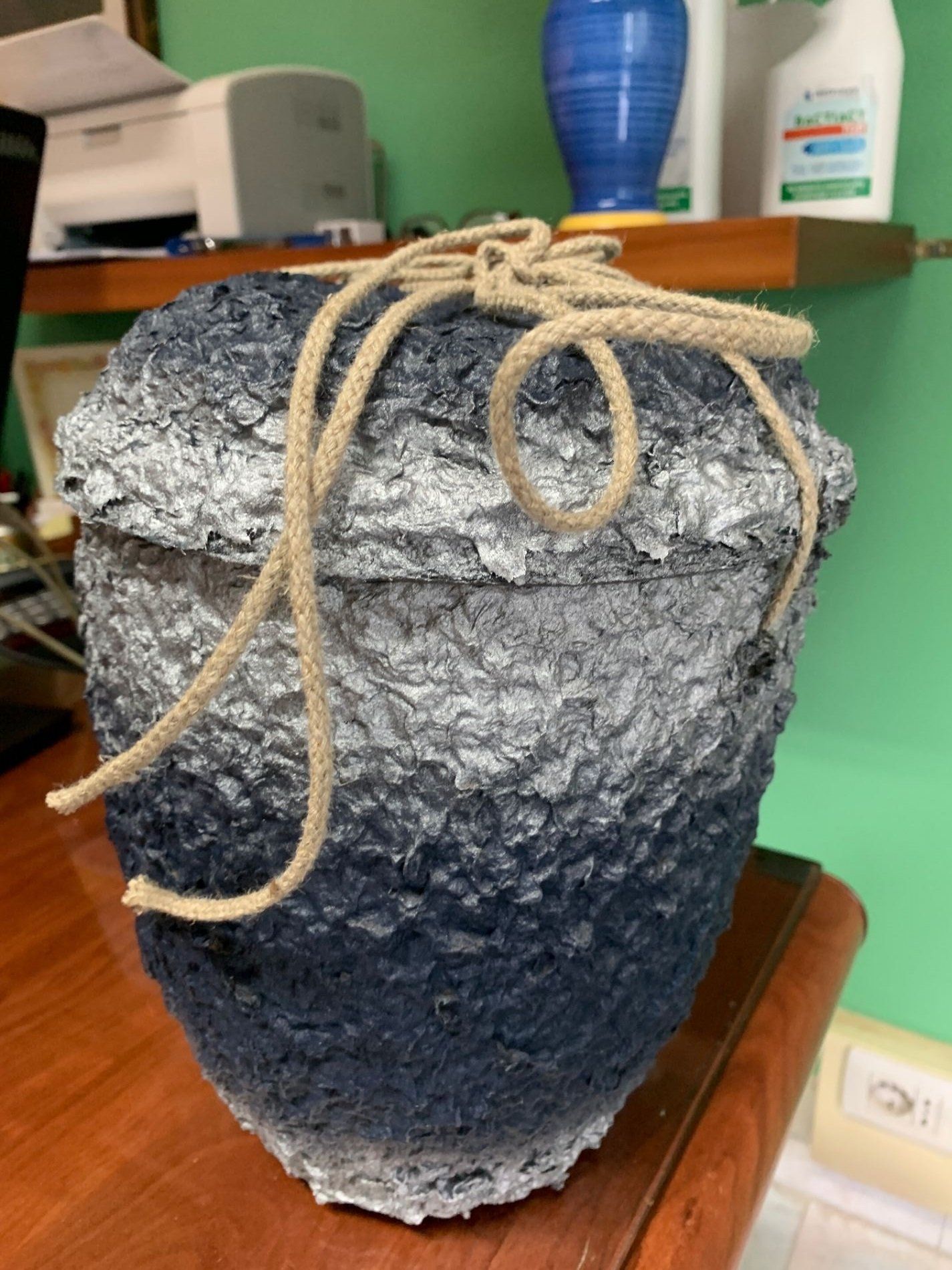 urna cineraria con corda