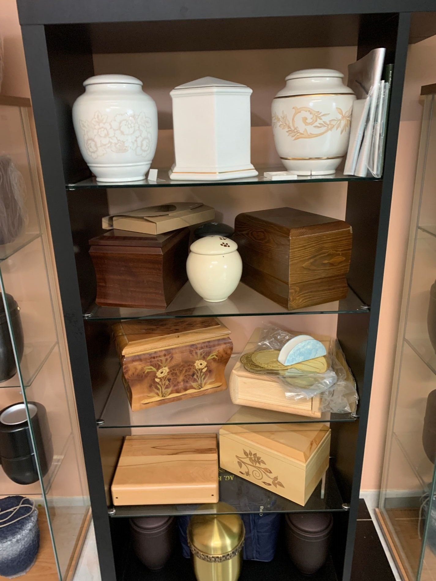 esposizione urne cinerarie