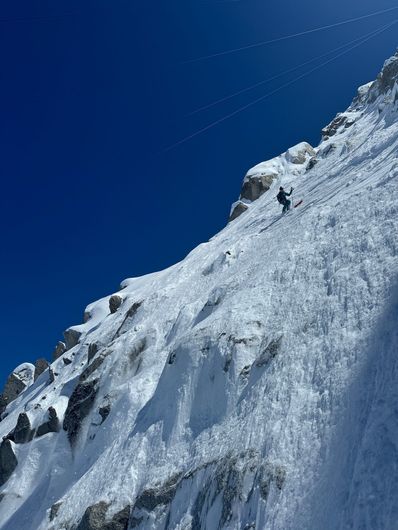 Fay Manners - Is it possible to enjoy such steep and exposed lines?