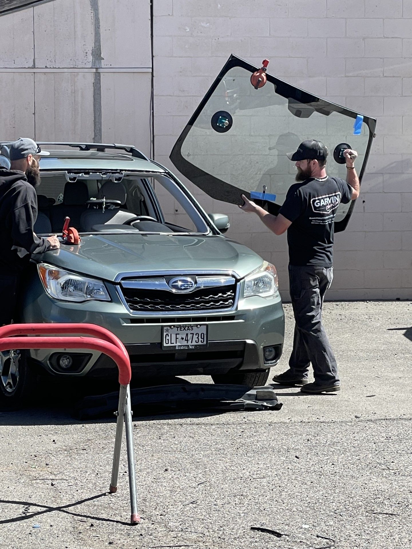 GLASS REPLACEMENT AND GLASS ROCK CHIP REPAIR
