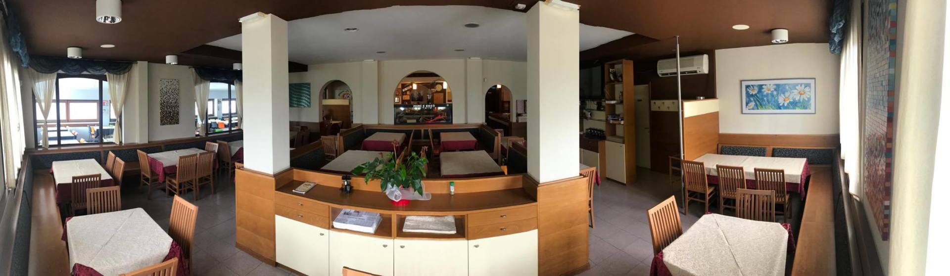 Interno della pizzeria