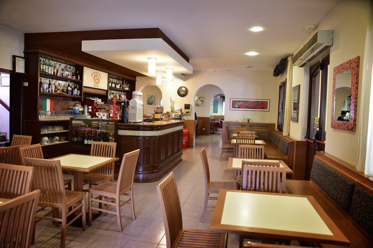 Interno della pizzeria