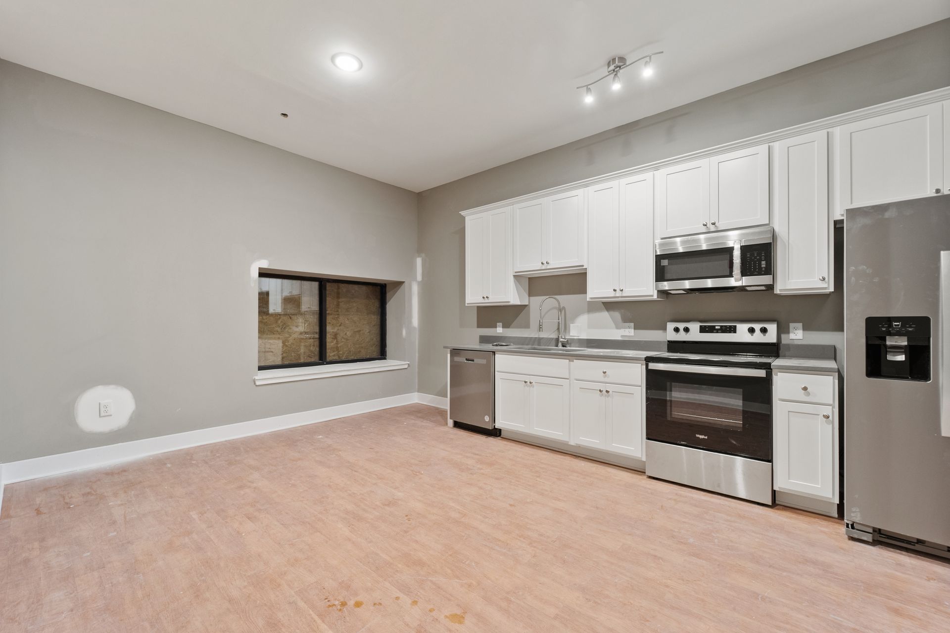 Downtown Baltimore Apartment Kitchen